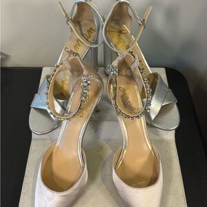 Sam Edelman Silver and Cream Jewel Badgley Mischka Heels, size 9.5, NWOT